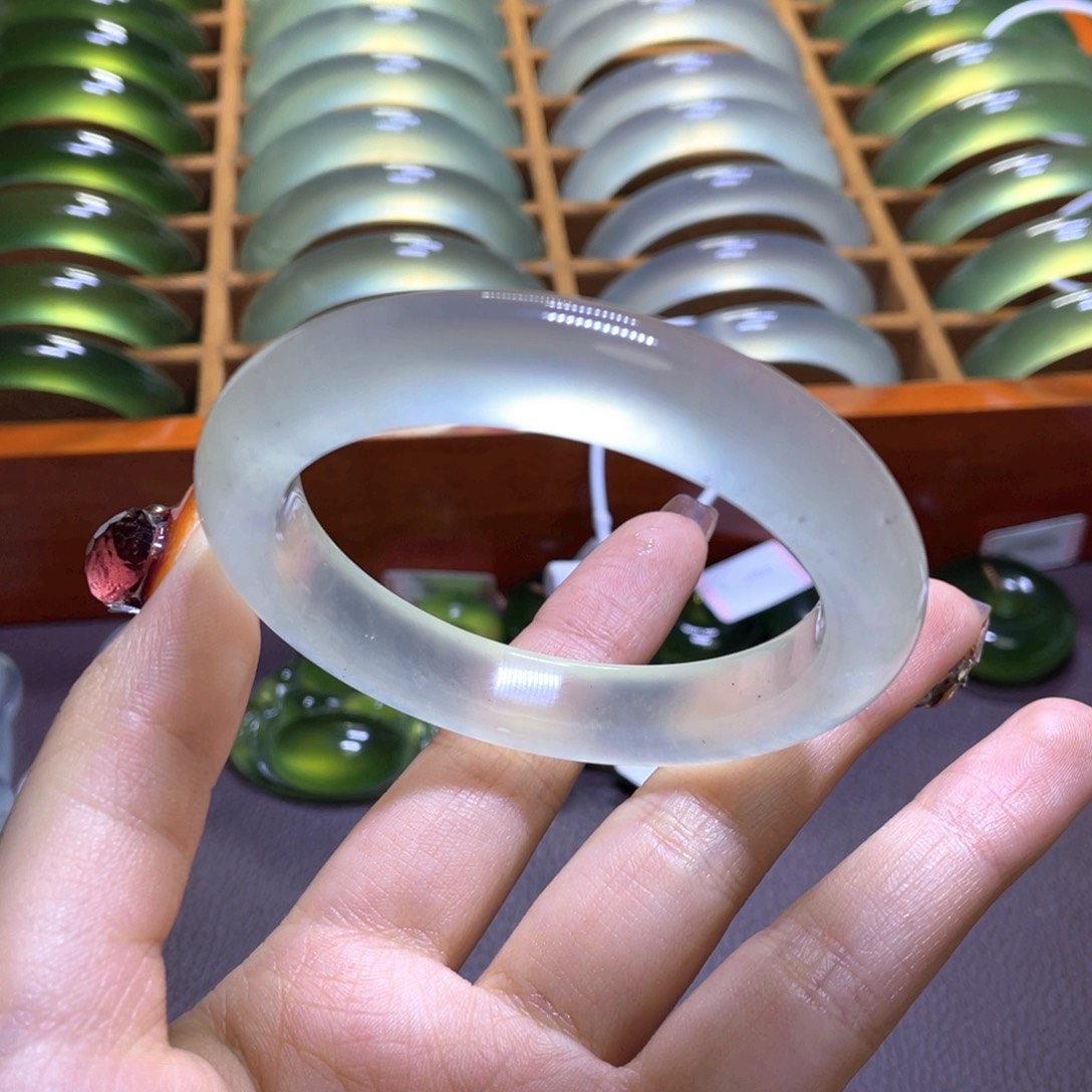 未镶嵌岫玉手镯5455