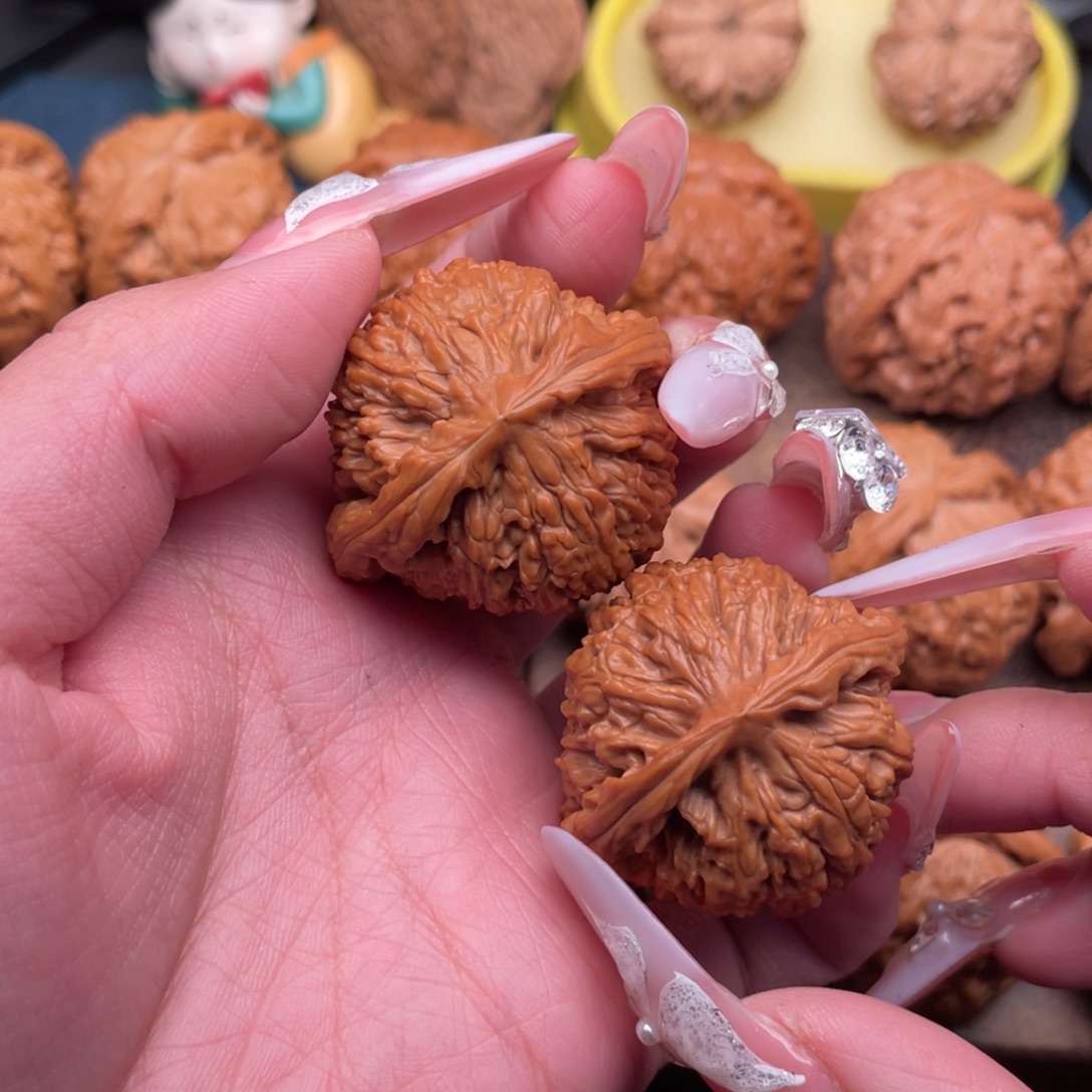 星***灯把件文玩核桃全品南疆39