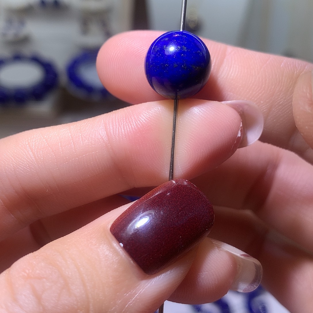 青金石未镶嵌天然原矿单圆珠12．4 m