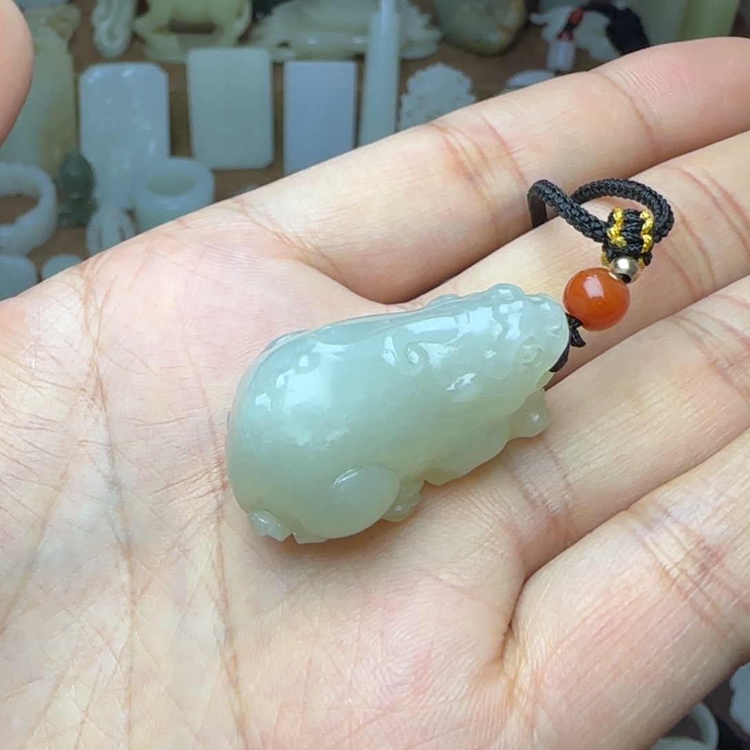 和田玉挂件未镶嵌貔貅