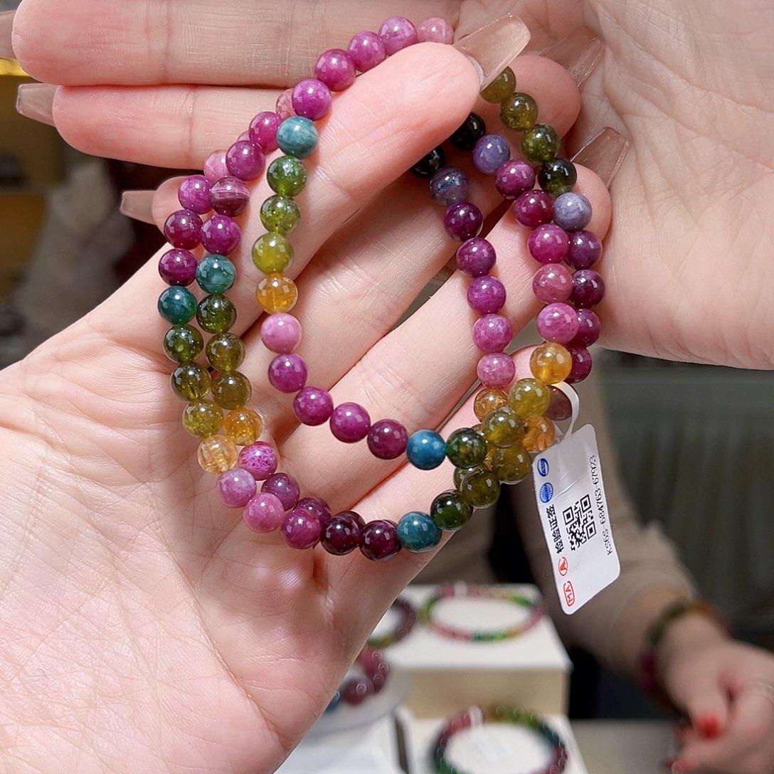 碧玺多样性发一件未镶嵌建**钢