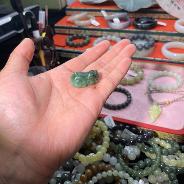 和田玉碧玉猫眼貔貅