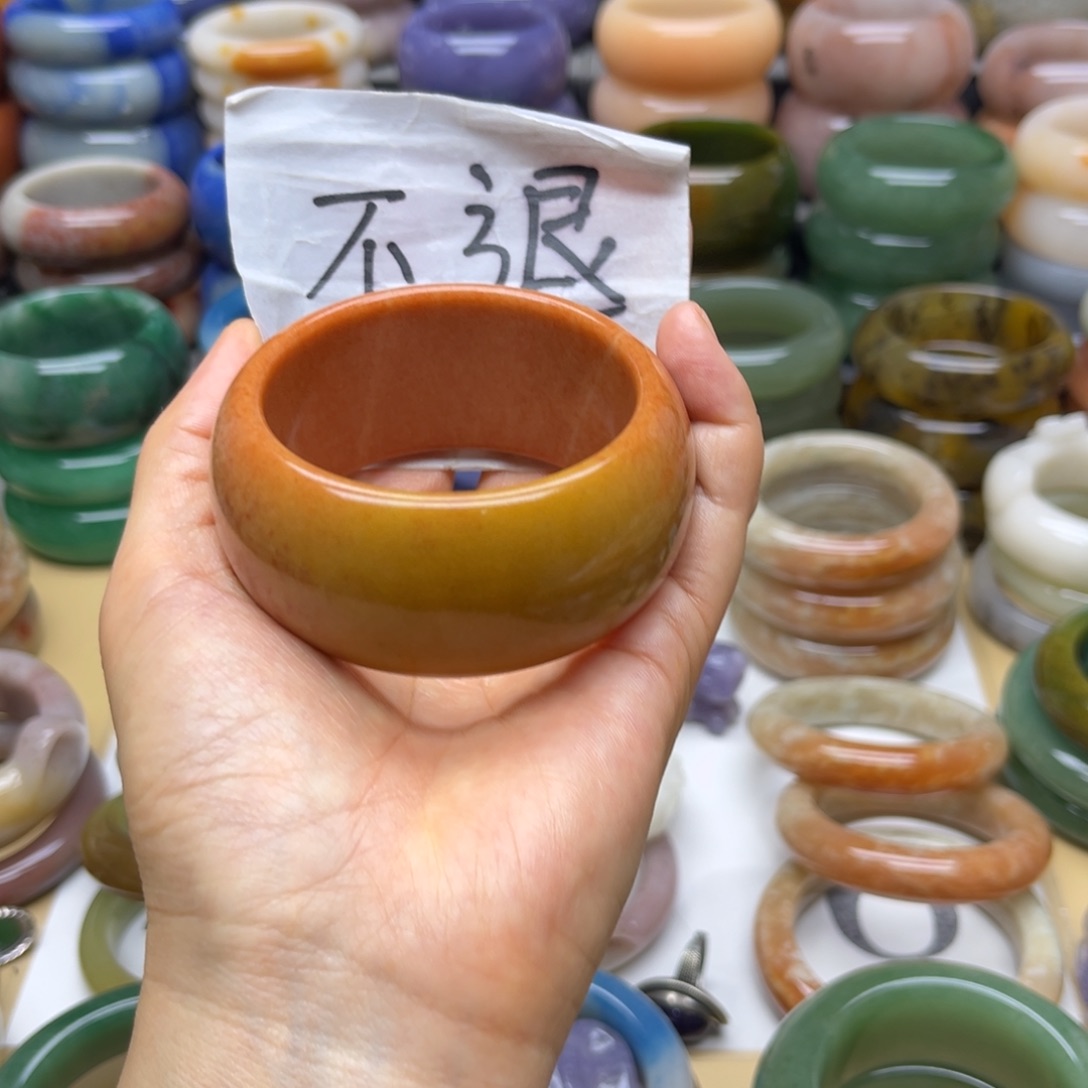石英质玉未镶嵌手镯