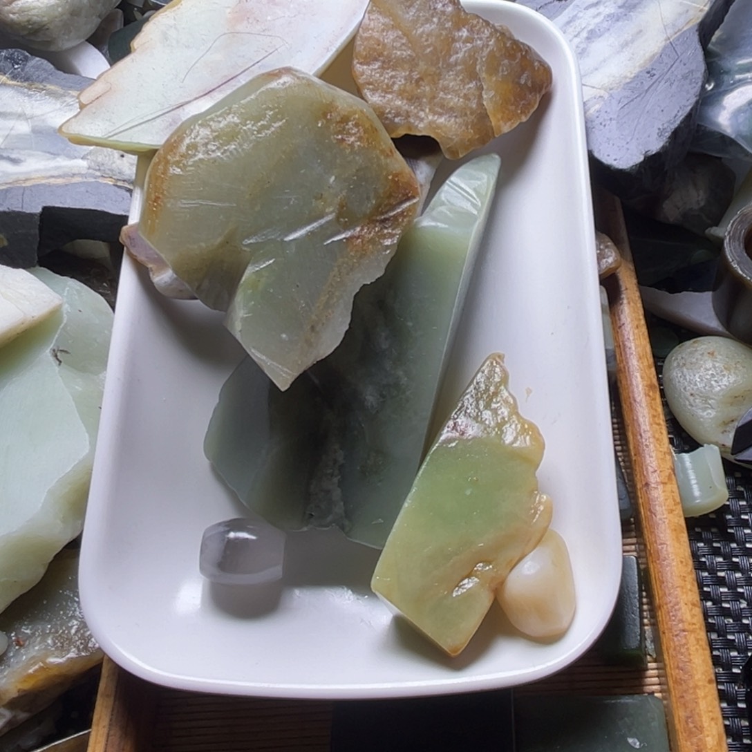 用***3和田玉（糖玉）未镶嵌挂件