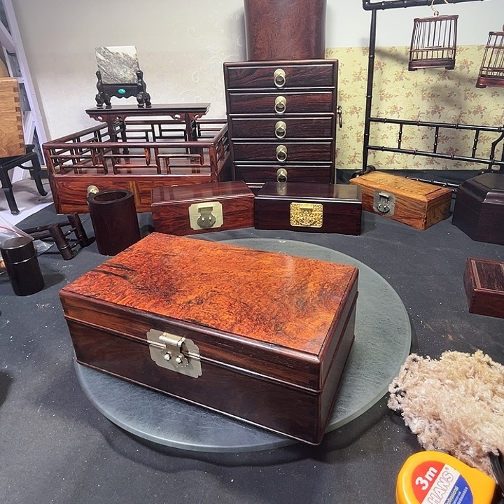 交趾黄檀（大红酸枝）