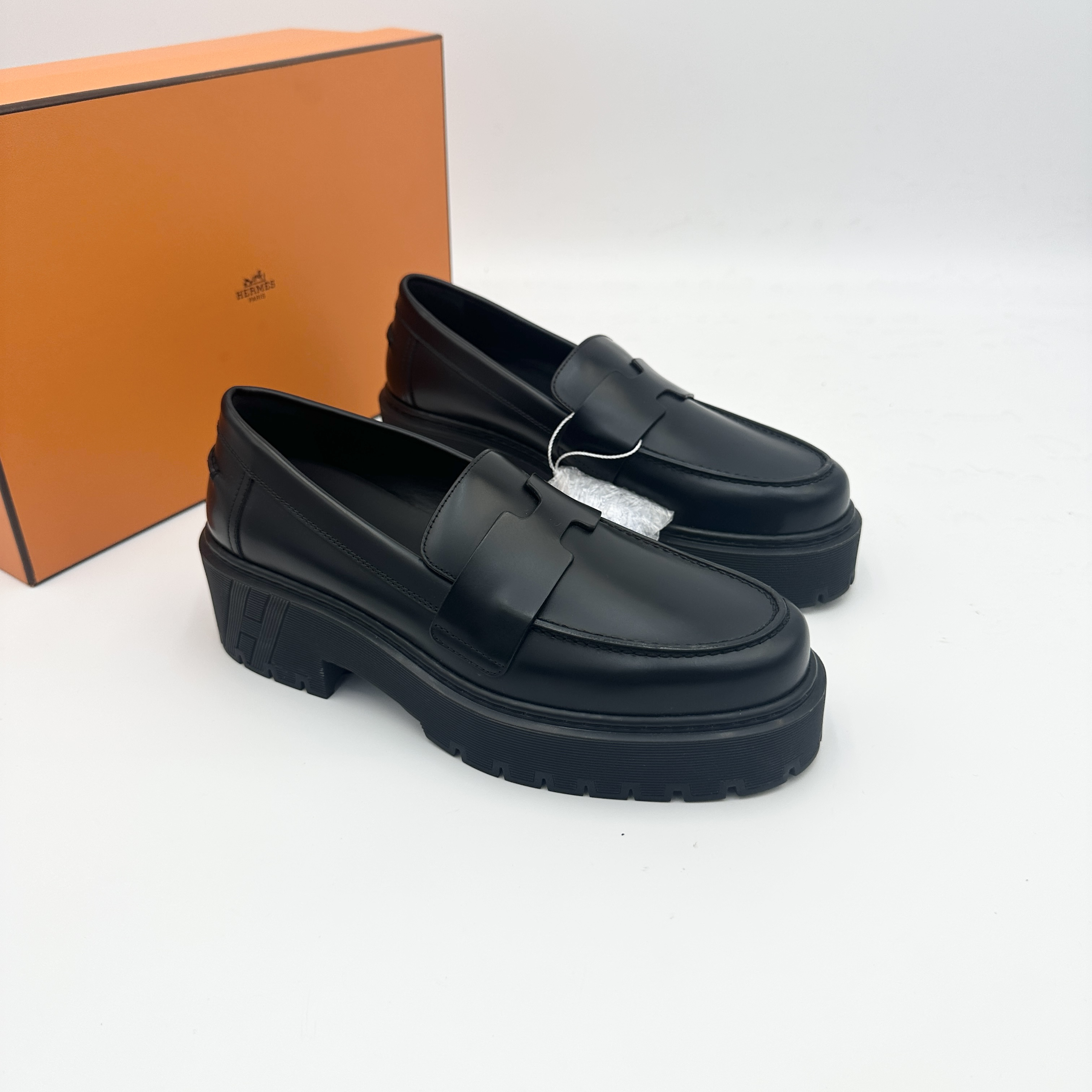 未使用 Hermes/爱马仕 36.5码/黑色H厚底乐福鞋/pp0567