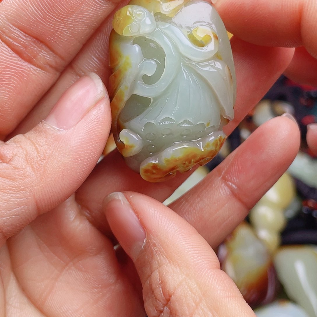 和田玉颈饰未镶嵌