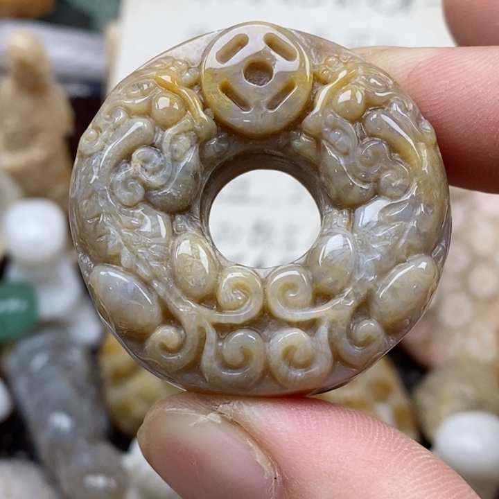 硅化珊瑚（珊瑚玉）未镶嵌颈饰