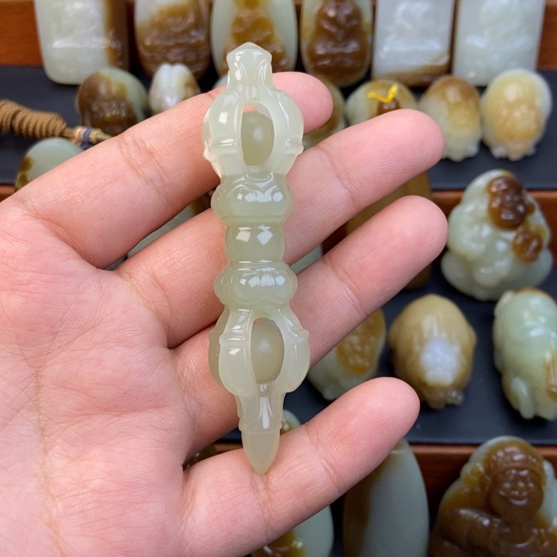 和田玉（糖玉）未镶嵌颈饰