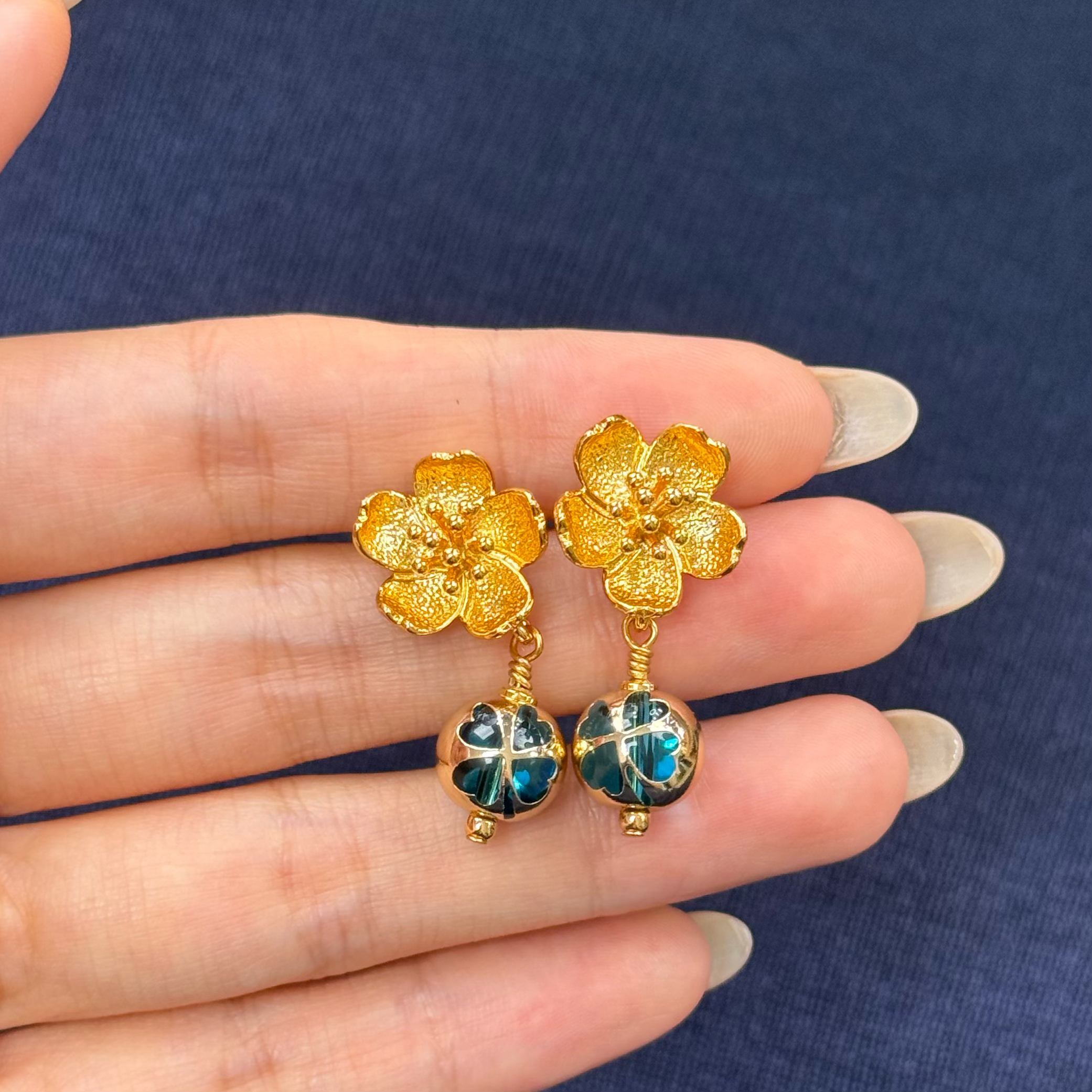 愿岛 黄铜琉璃耳饰 法式气质小众金色小花金属琉璃耳环EH2712