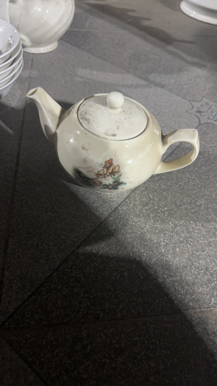 陶瓷盘子碗啥都有