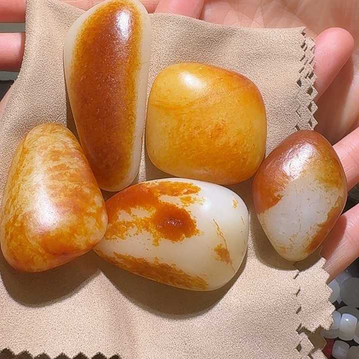 汉***）和田玉未镶嵌颈饰