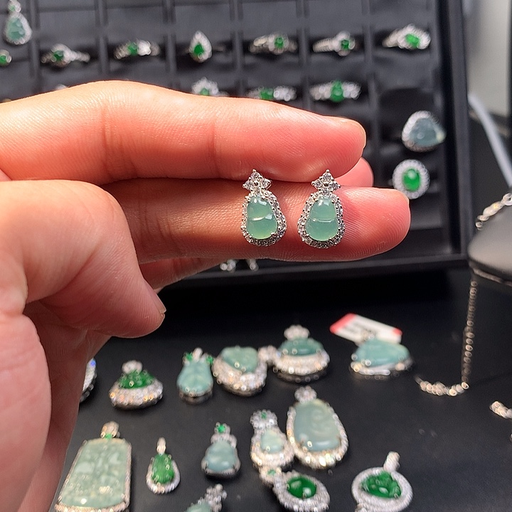 翡翠未镶嵌耳钉36