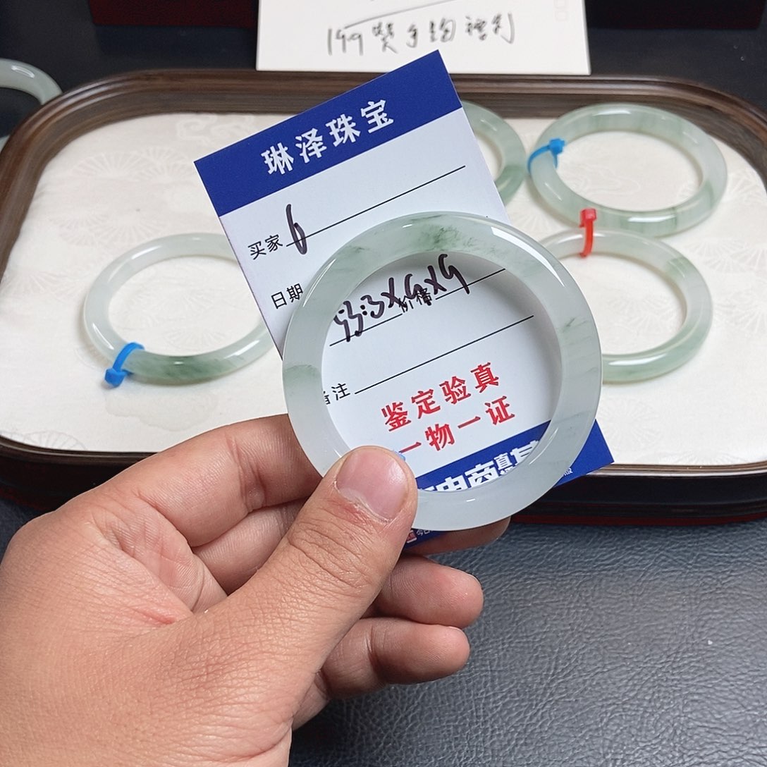 九***九石英质玉未镶嵌手镯6