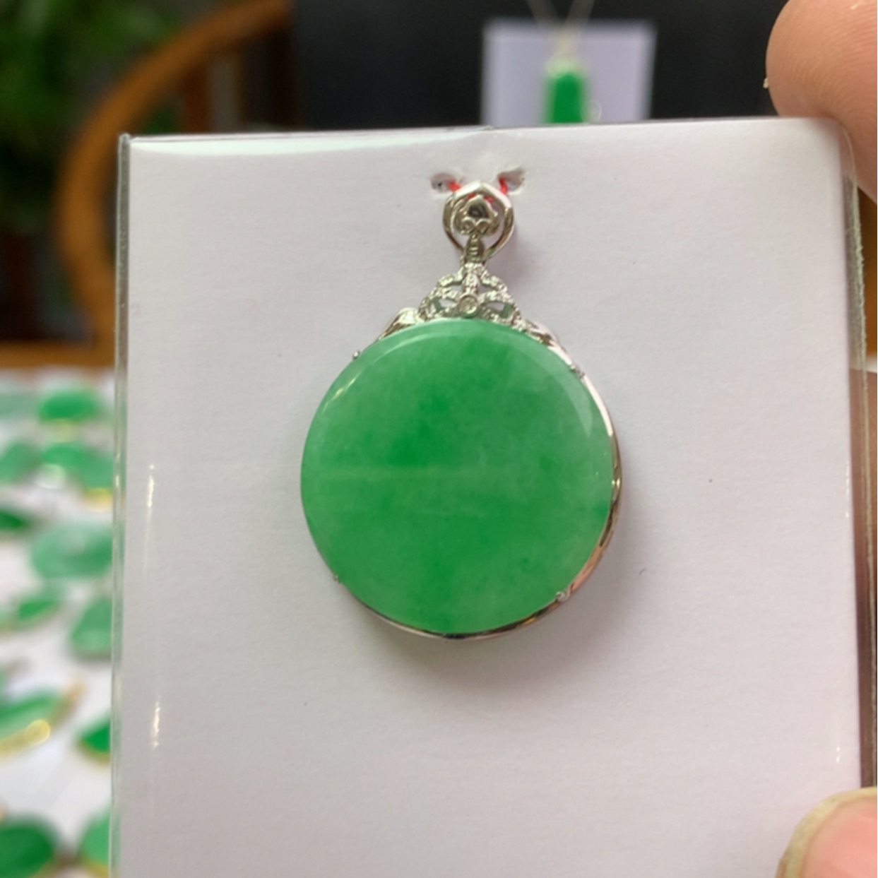 【闪购商品】翡翠颈饰18K金镶嵌翡翠