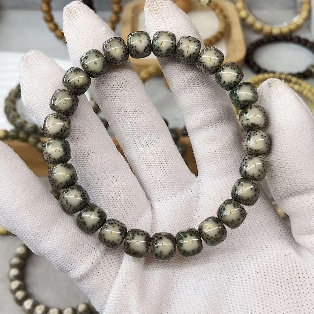 星月菩提手串小*疼9帝王绿包白