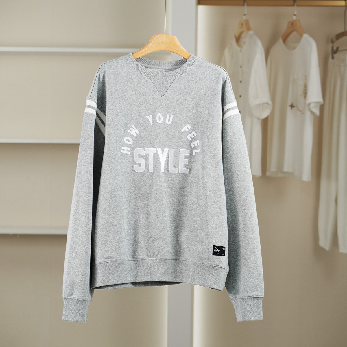 麦迪尚品【文M】51105679 春季时尚休闲套头圆领宽松卫衣女装