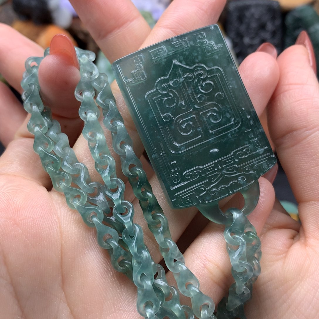 霄****定制翡翠未镶嵌翡翠