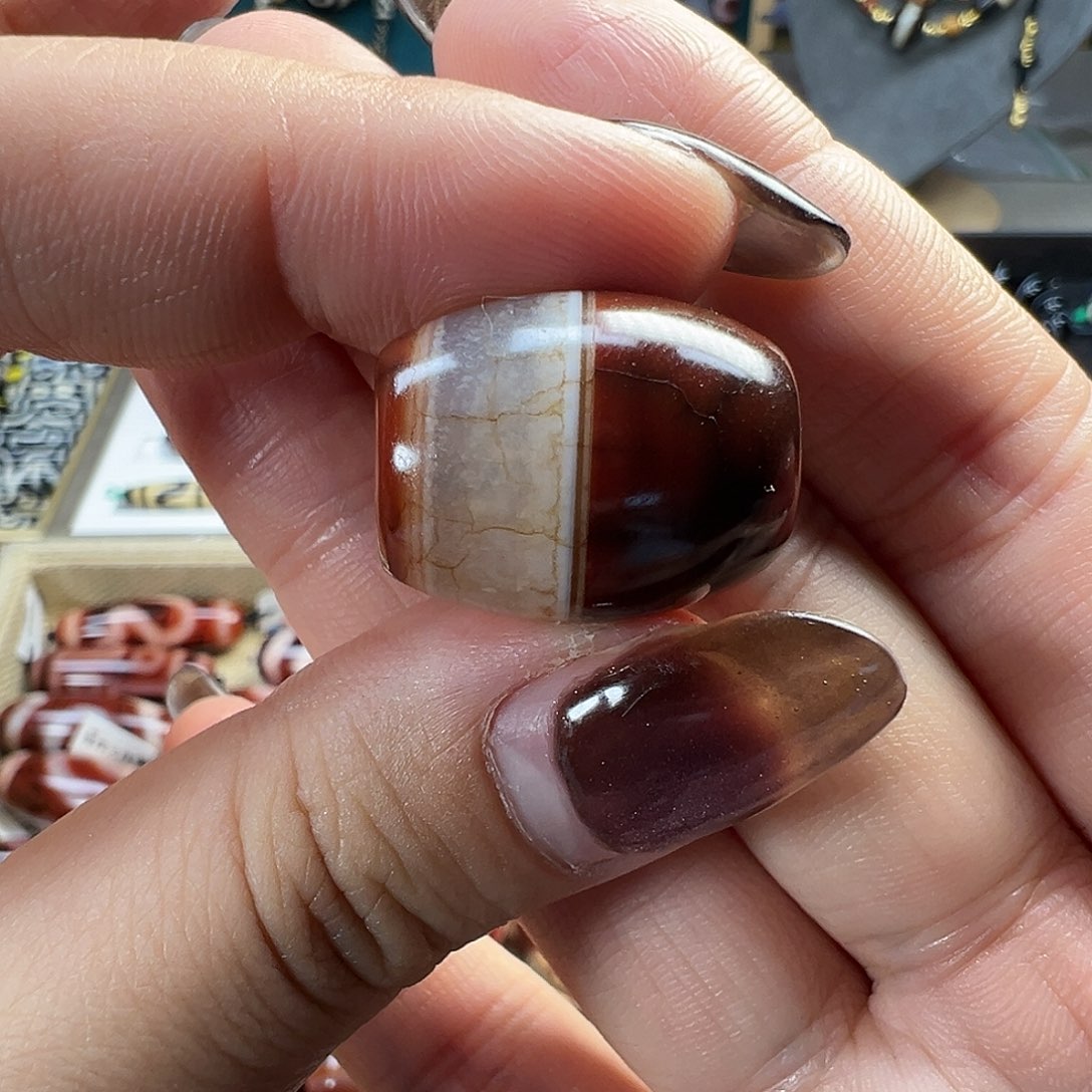 玛瑙/玉髓未镶嵌珠宝半成品吴老龙麟凤血天地药师