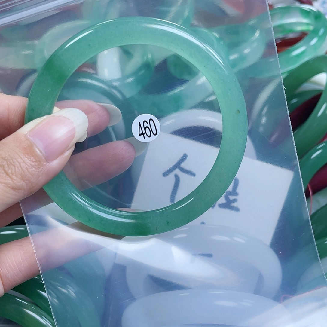 石英质玉手镯未镶嵌60