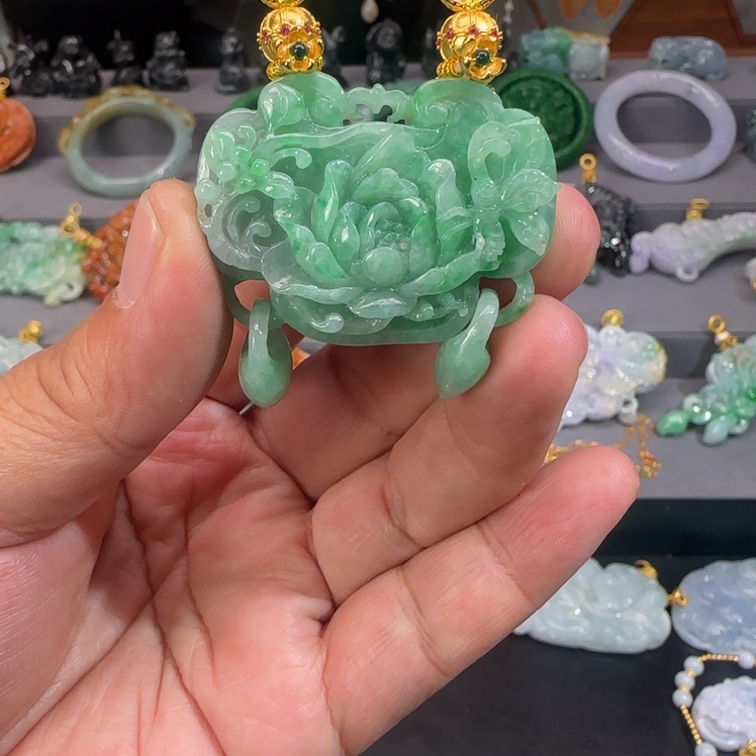 翡翠颈饰未镶嵌仿古