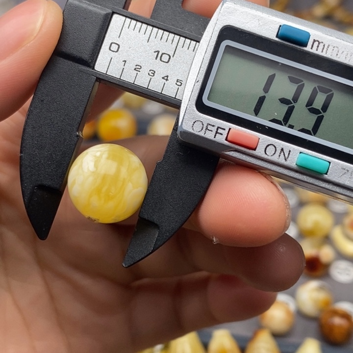 未镶嵌蜜蜡珠宝奇石