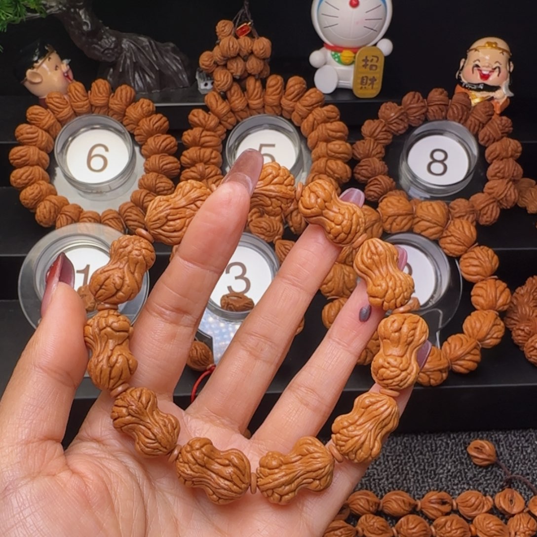 大***痕吊坠桃核花生手串