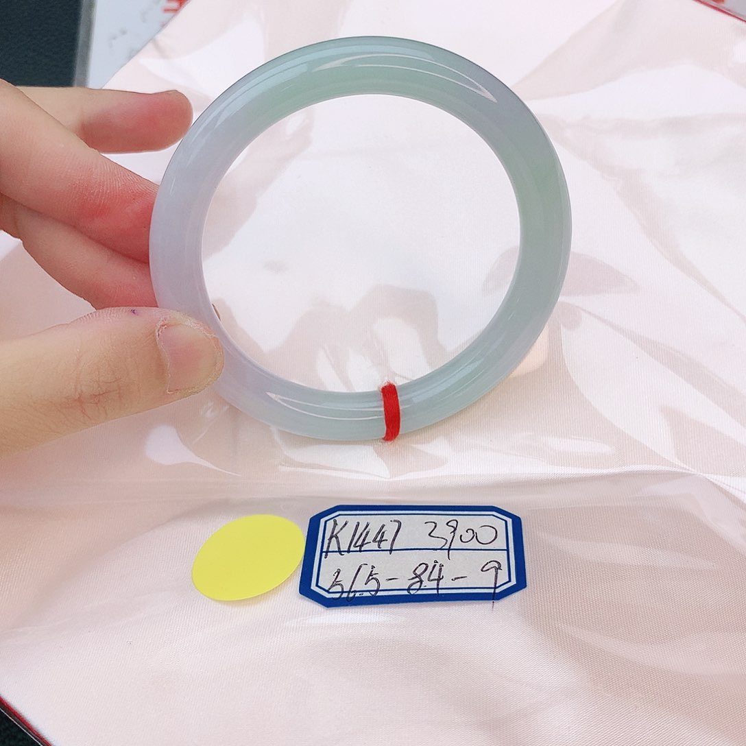 翡翠手镯未镶嵌我