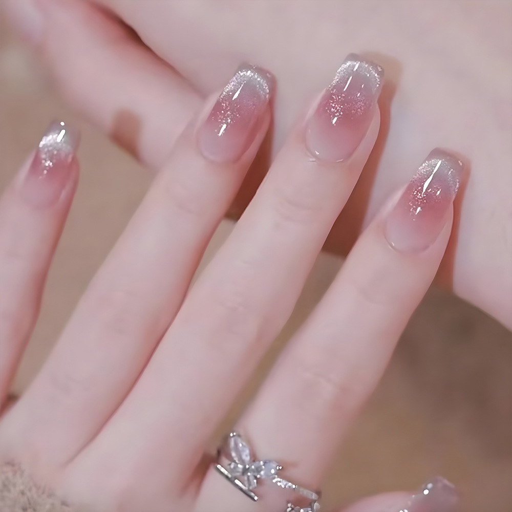 【半糖蜜桃】QXJ纯欲显白晶石穿戴甲30片粉猫眼短款美甲贴片腮红