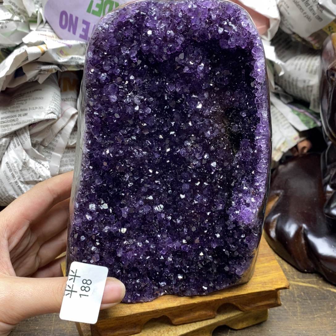 紫晶乌拉圭未镶嵌