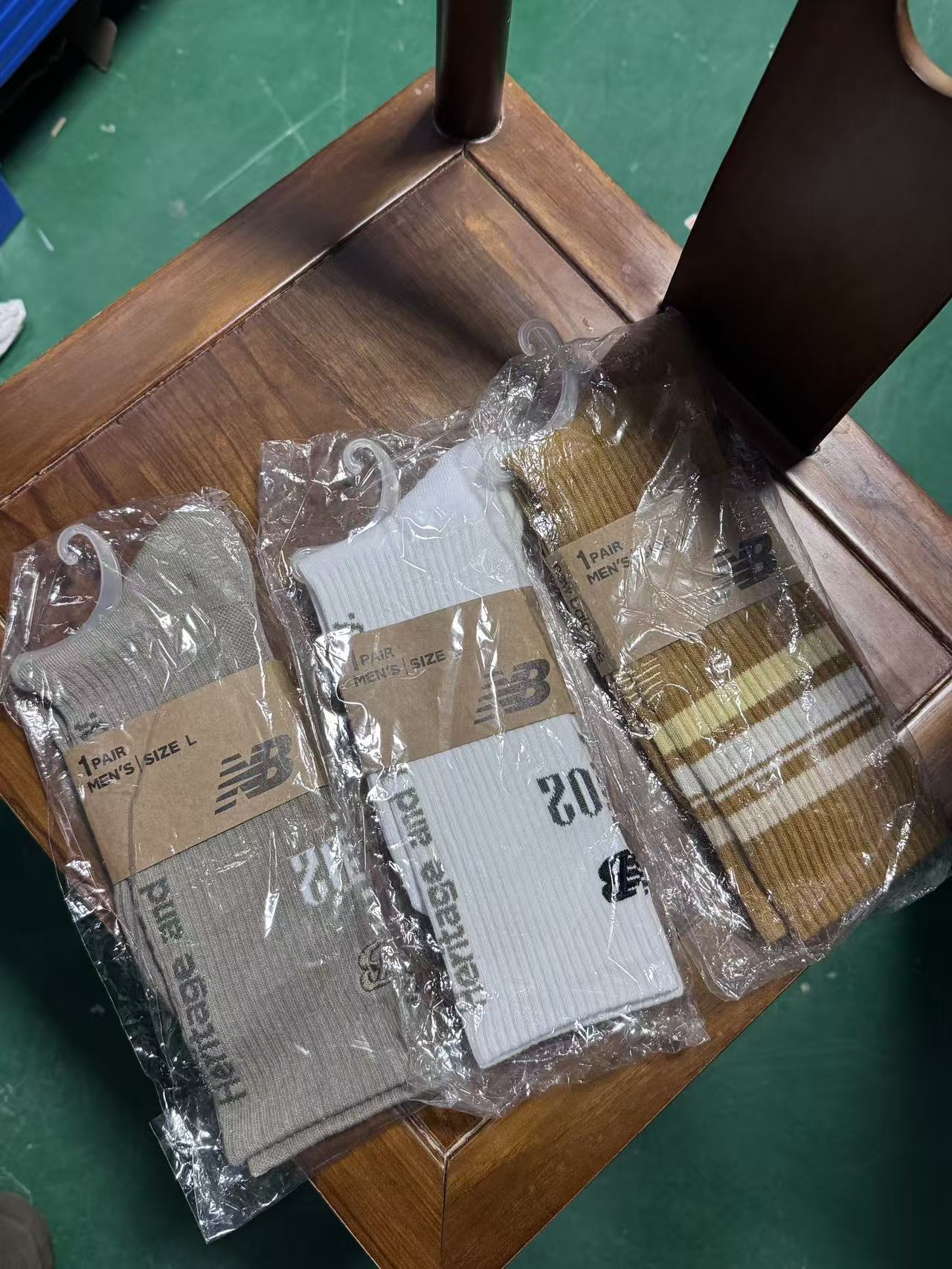 【dd】new balance 潮袜男  一组两双 颜色随机发