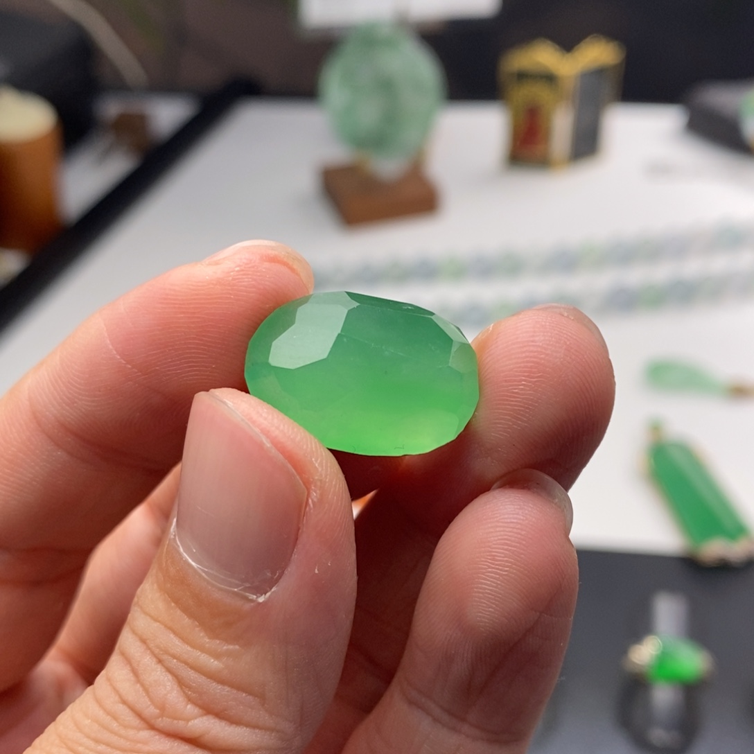 定制翡翠未镶嵌裸石