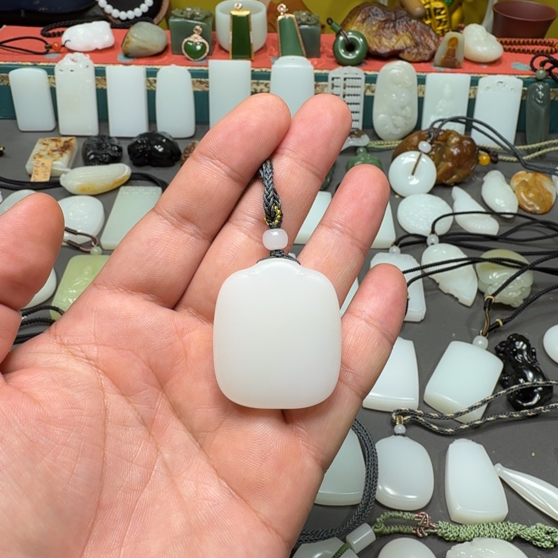 和田玉未镶嵌吊坠(不含链)