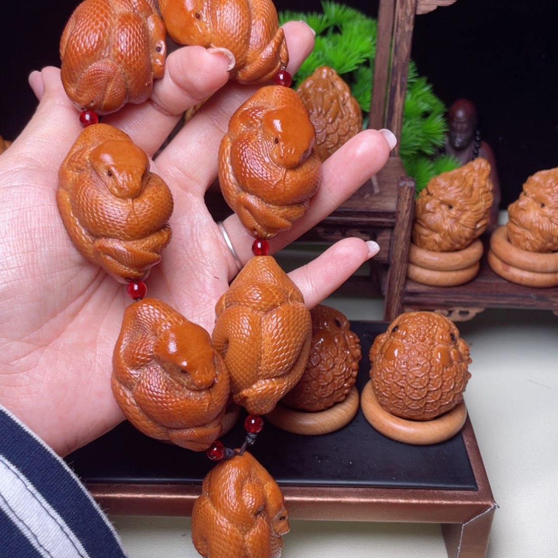 吊坠橄榄核蛇手持