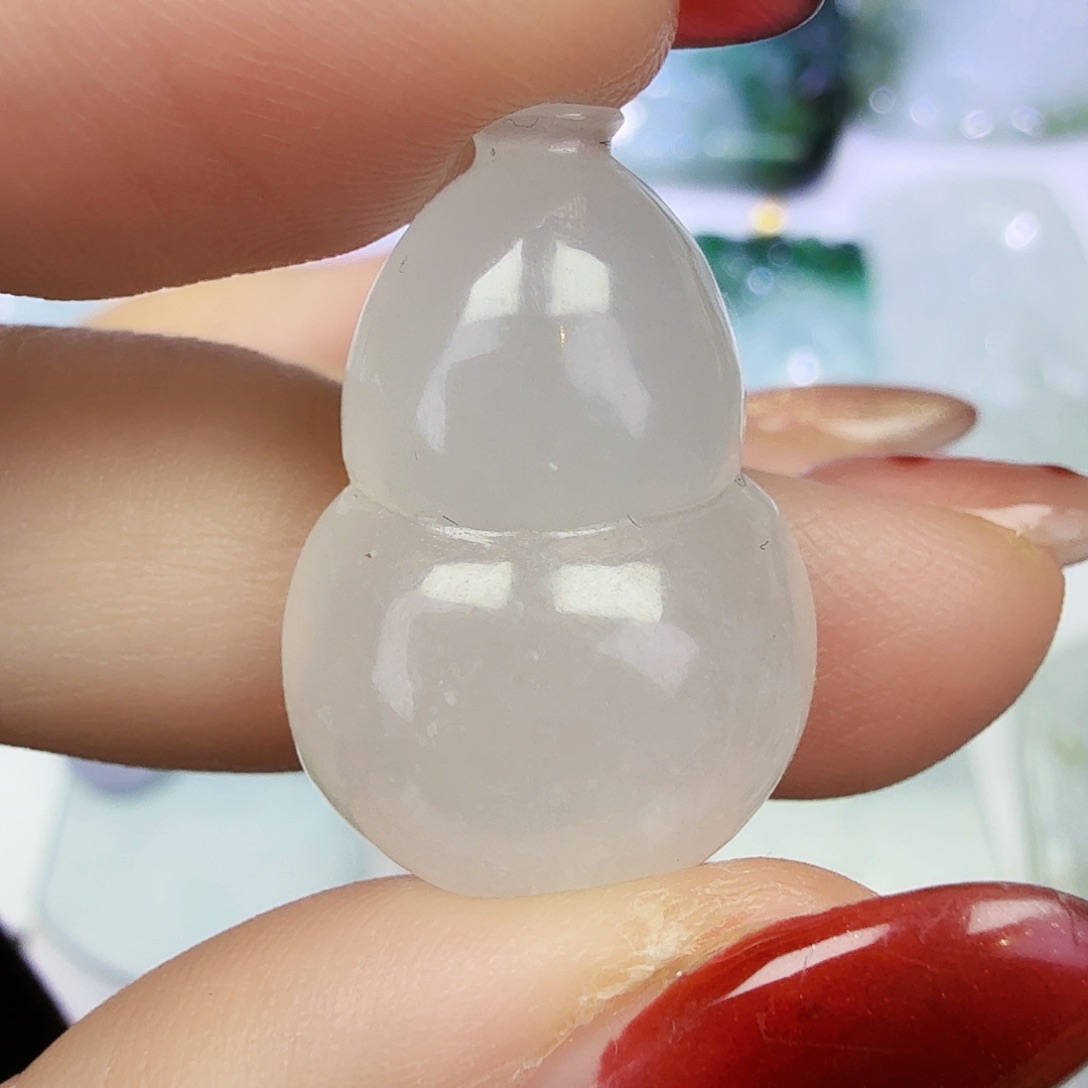 翡翠颈饰未镶嵌葫芦