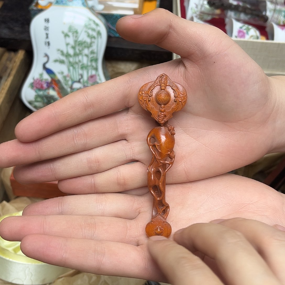 大叶紫檀（黑酸枝木类）