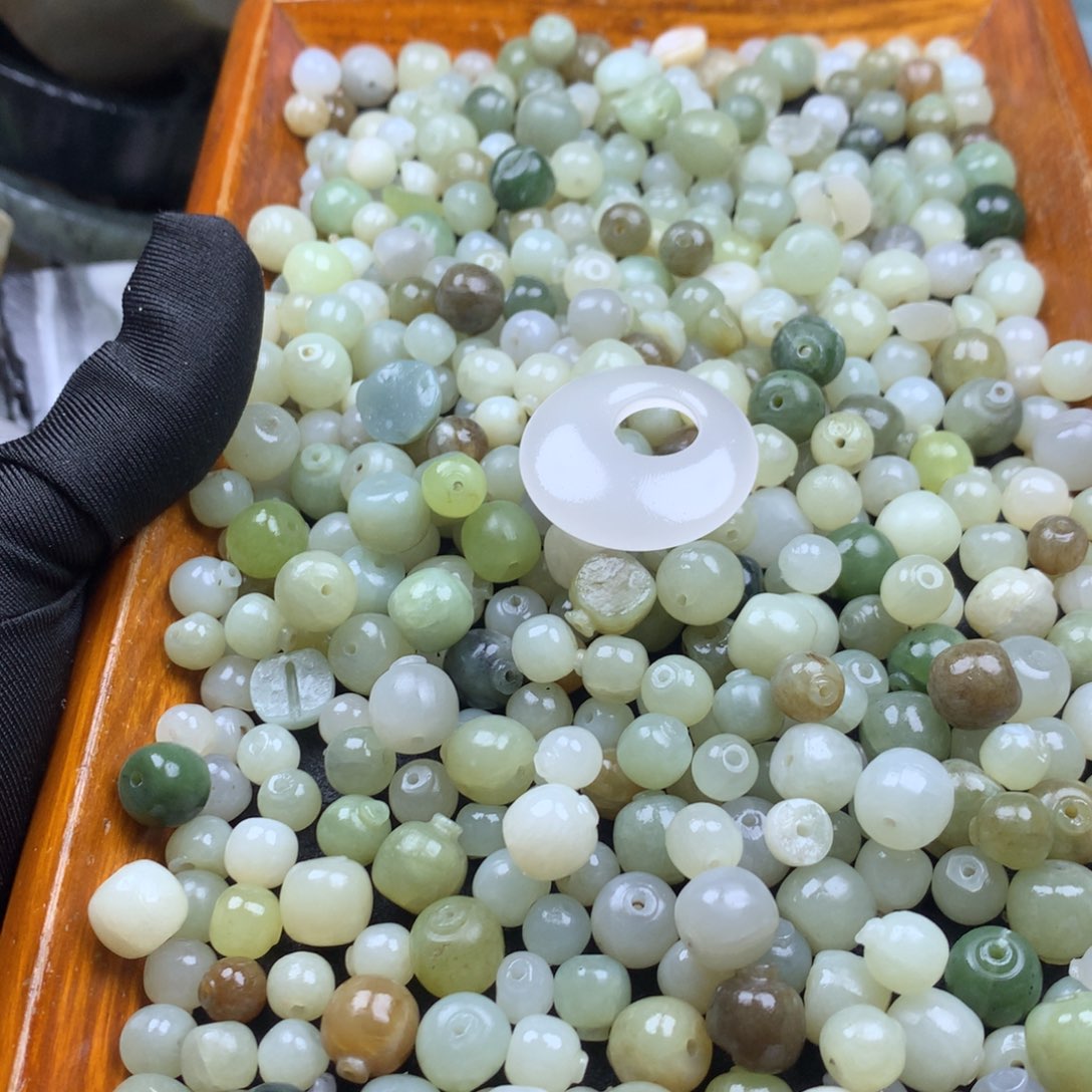 和田玉未镶嵌边角料