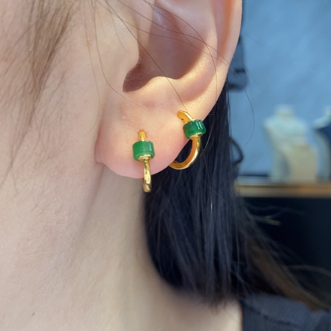 翡翠耳饰18K金镶嵌小桶珠