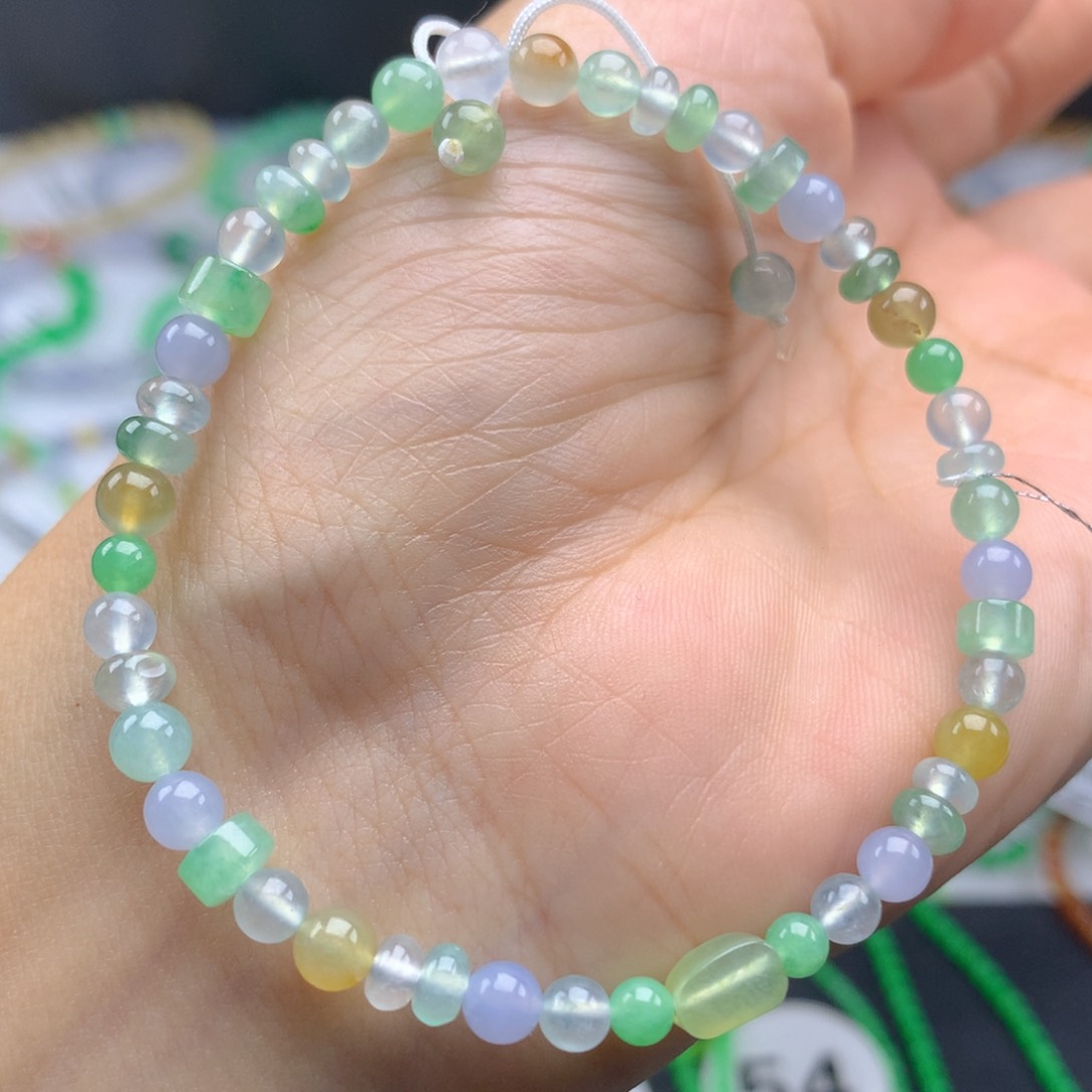 未镶嵌翡翠手链卡