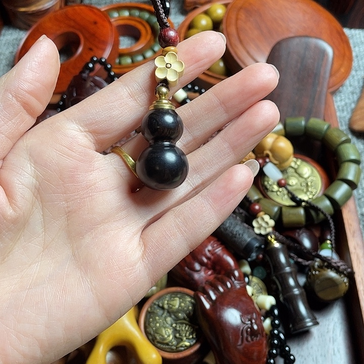 木紫光檀葫芦钥匙扣一个