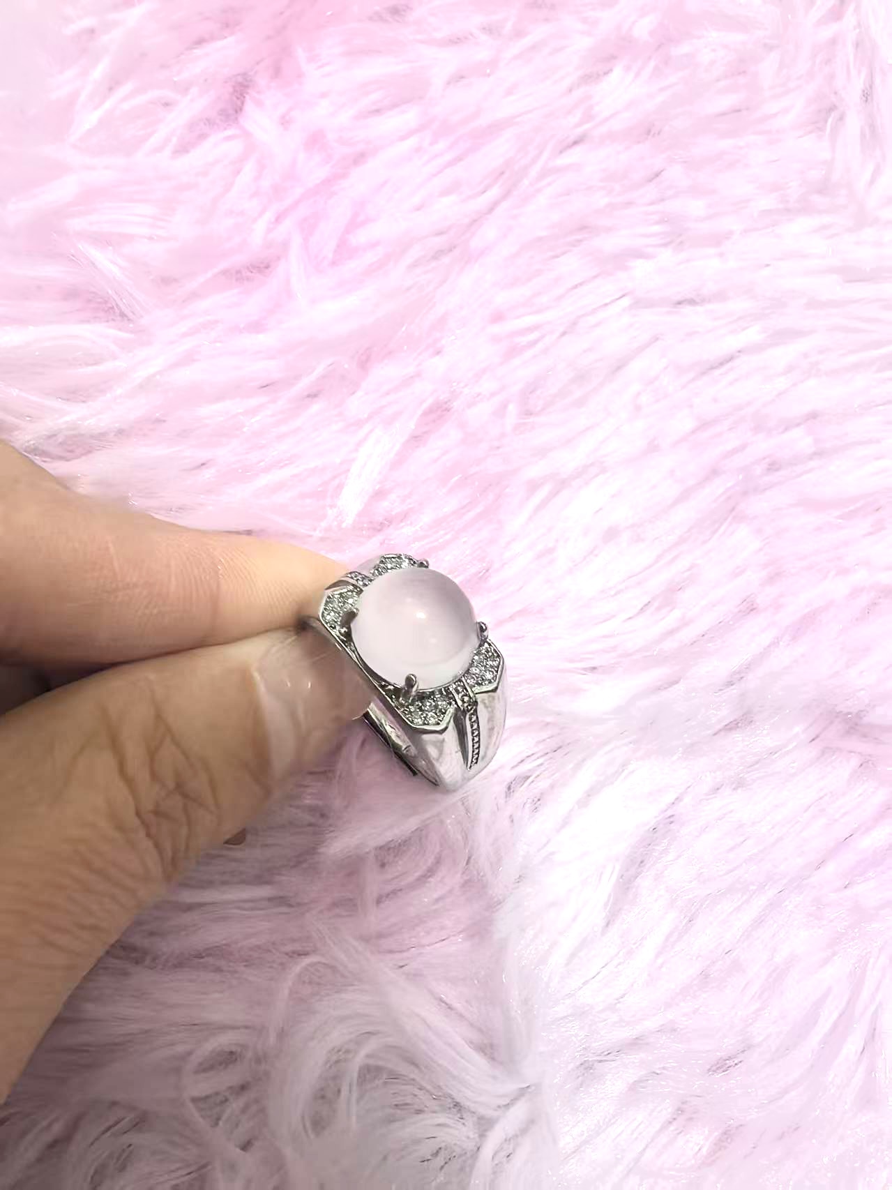 天然玉石 石英质玉俄白黑钢蛋面男士戒指