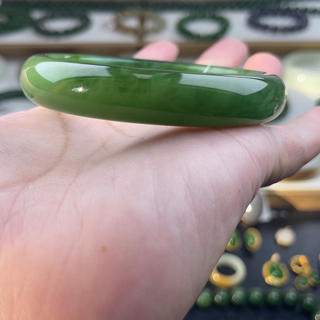 和田玉（碧玉）手镯未镶嵌