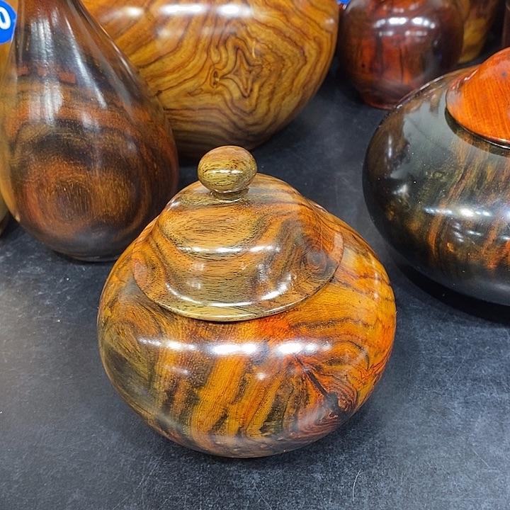 查***生酸枝茶叶罐一个漂亮