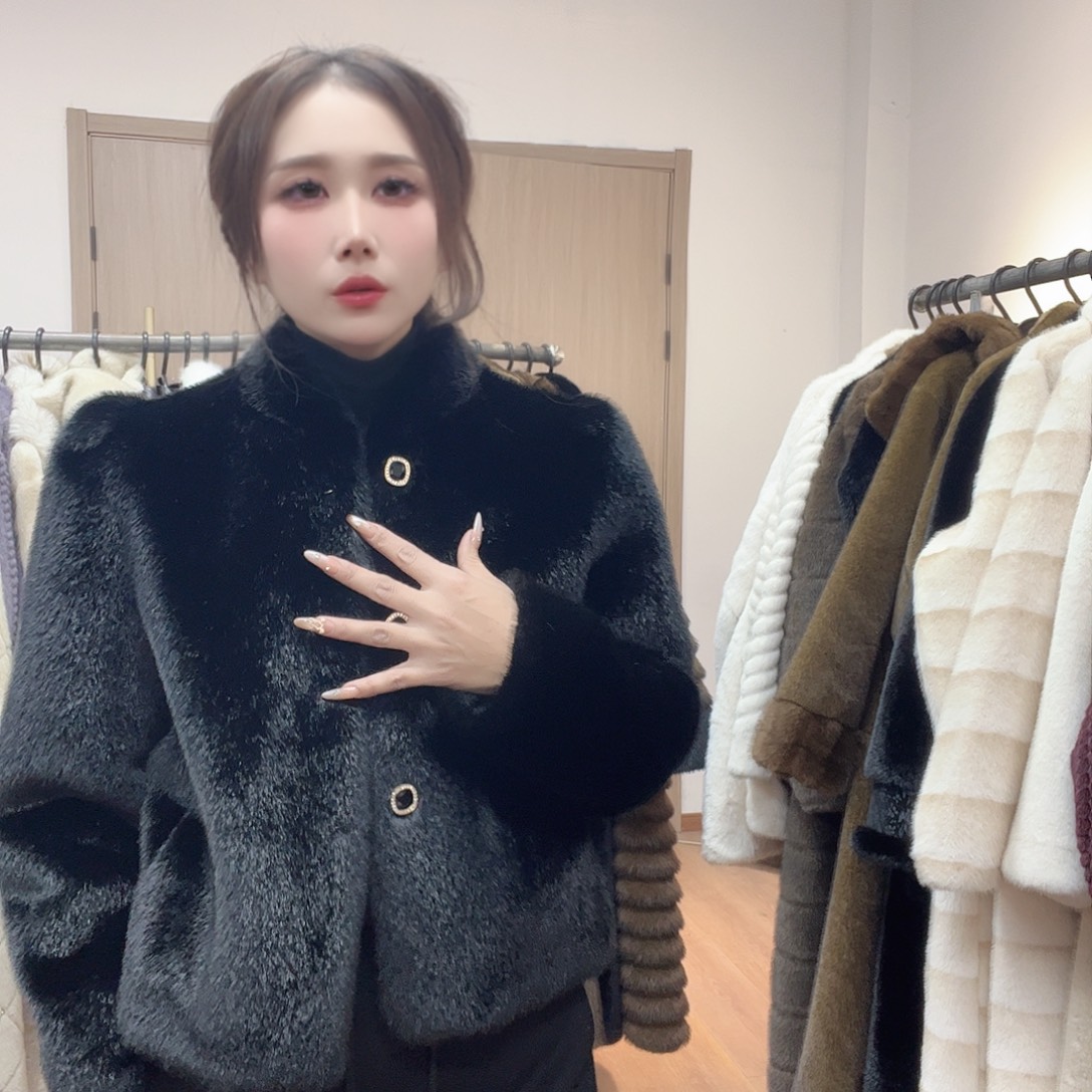 44号皮毛一体外套