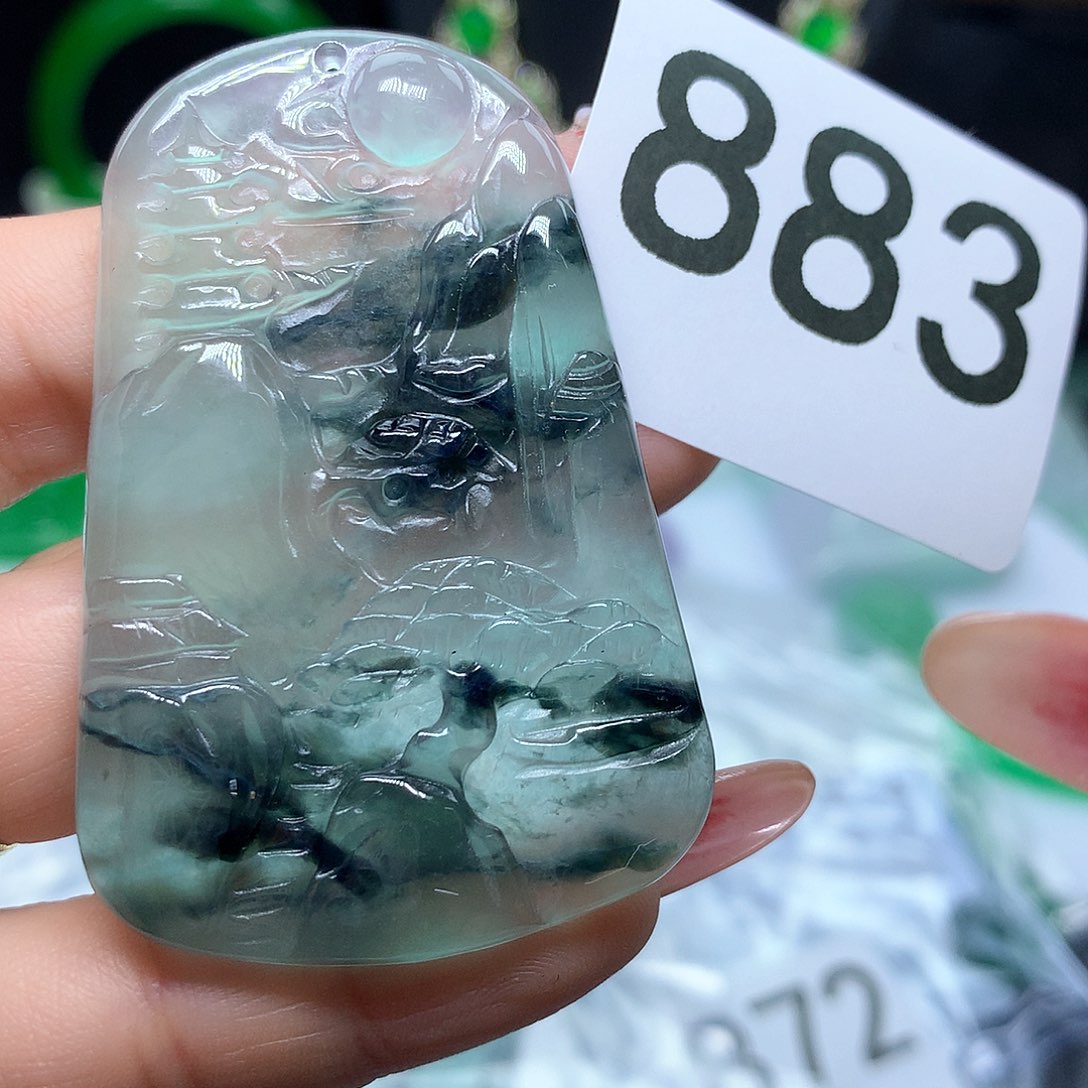 翡翠吊坠(赠链)未镶嵌