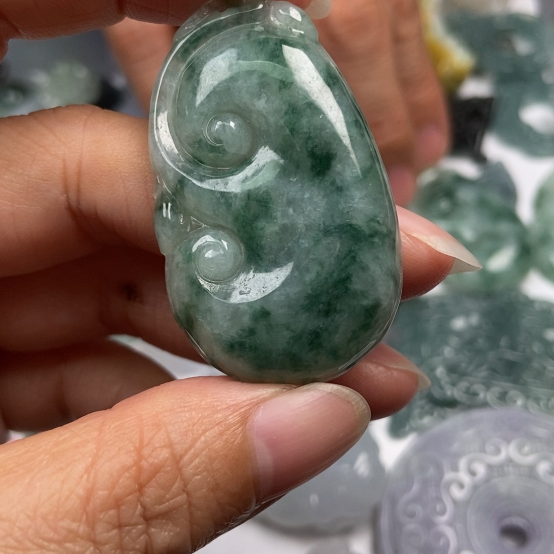 翡翠未镶嵌颈饰翡翠