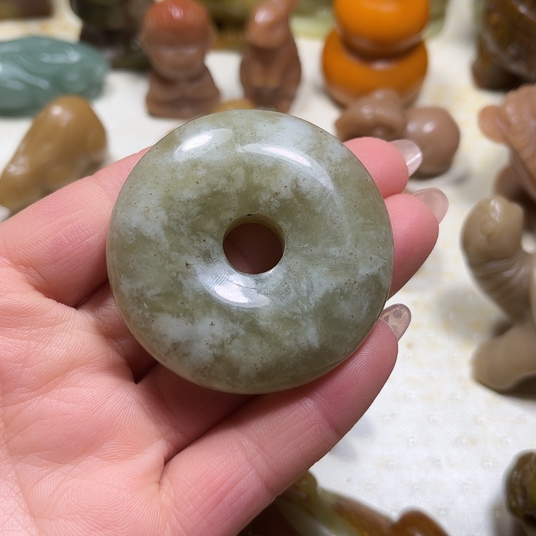 白玉菩提吊坠白玉菩提吊坠