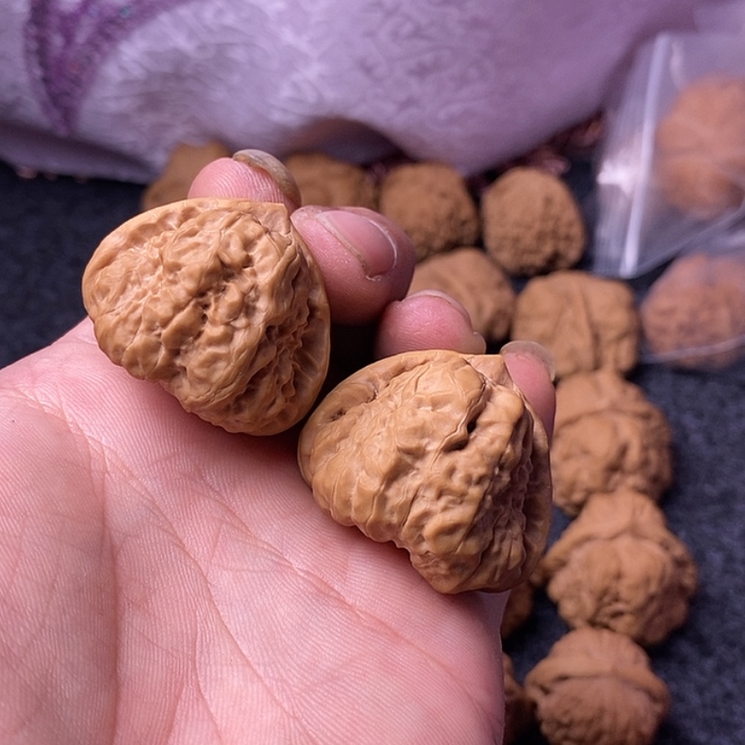 【闪购商品】文玩核桃吊坠奔***哥37三角蛙