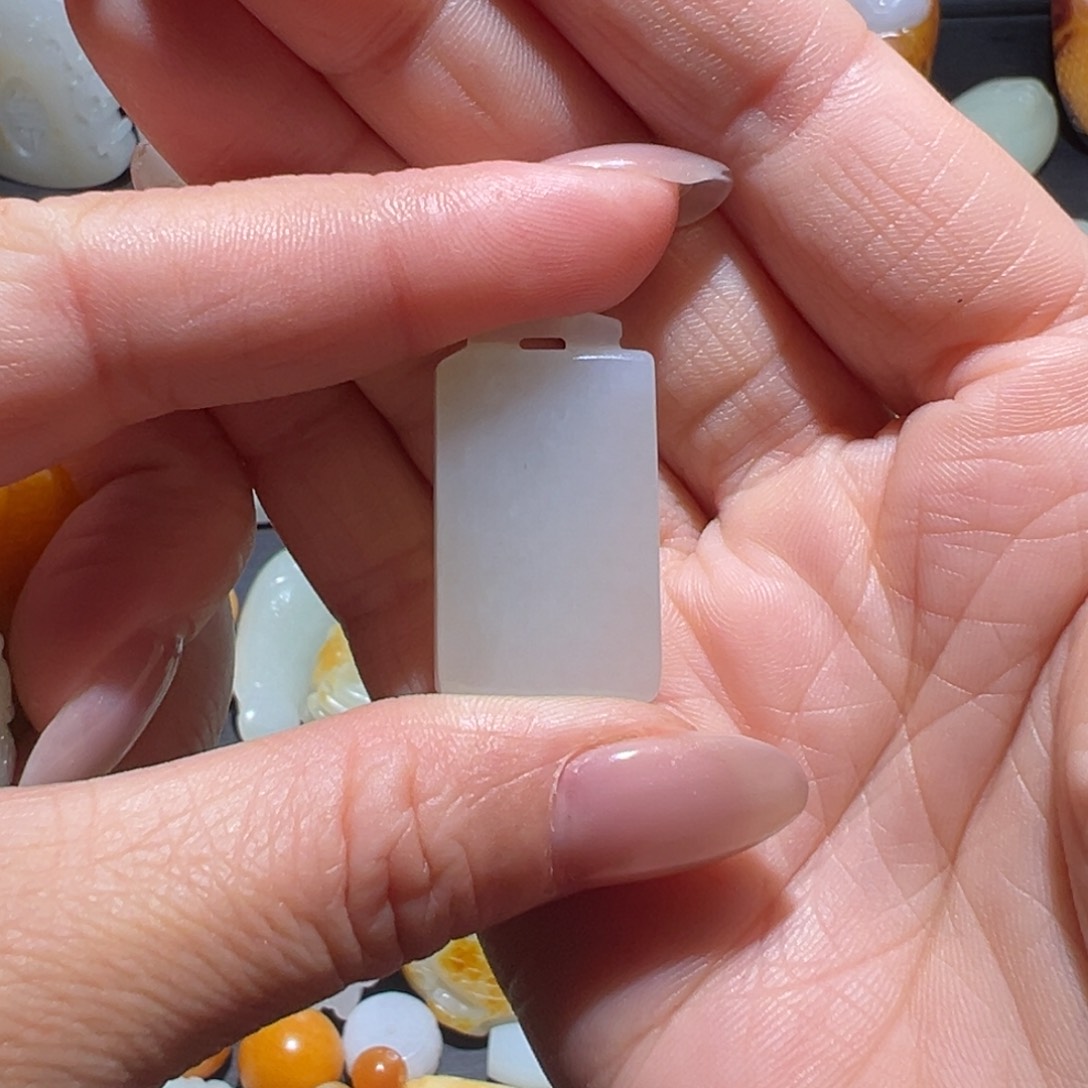 颈饰未镶嵌和田玉