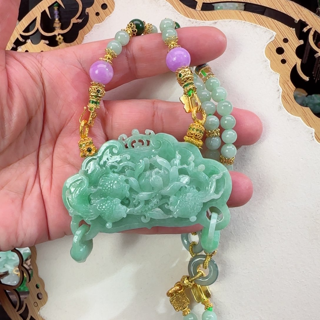 翡翠颈饰未镶嵌仿古